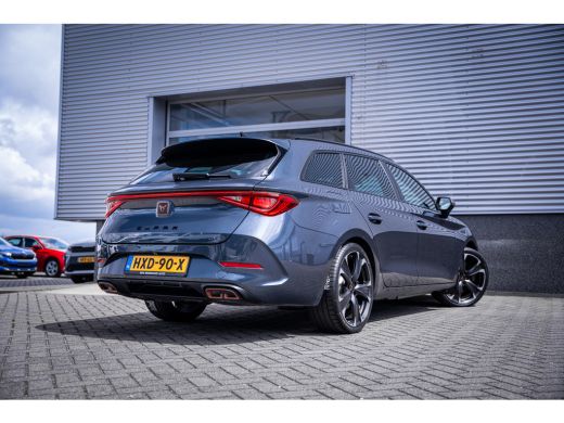 CUPRA Leon Sportstourer 1.4 e-Hybrid VZ Performance 245PK | Lichtmetalen velgen 19" | Trekhaak | ActivLease financial lease