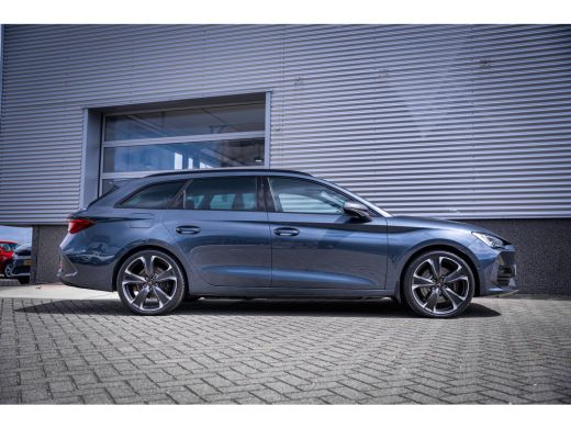 CUPRA Leon Sportstourer 1.4 e-Hybrid VZ Performance 245PK | Lichtmetalen velgen 19" | Trekhaak | ActivLease financial lease