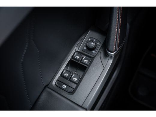 CUPRA Leon Sportstourer 1.4 e-Hybrid VZ Performance 245PK | Lichtmetalen velgen 19" | Trekhaak | ActivLease financial lease