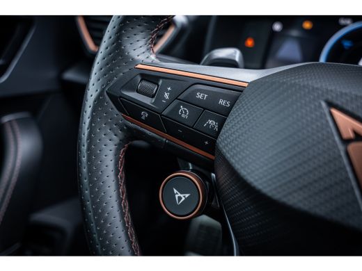 CUPRA Leon Sportstourer 1.4 e-Hybrid VZ Performance 245PK | Lichtmetalen velgen 19" | Trekhaak | ActivLease financial lease