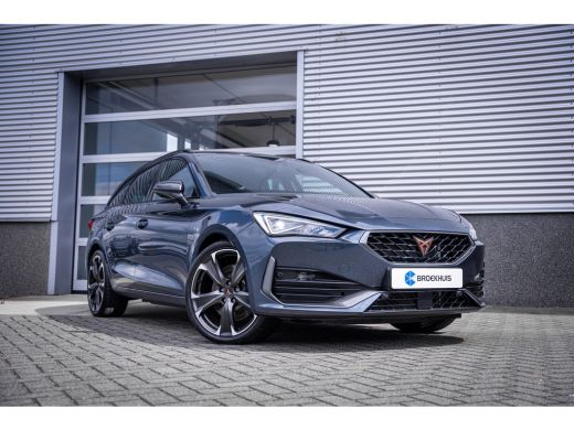 CUPRA Leon Sportstourer 1.4 e-Hybrid VZ Performance 245PK | Lichtmetalen velgen 19" | Trekhaak | ActivLease financial lease