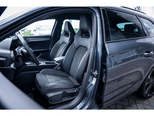 CUPRA Leon Sportstourer 1.4 e-Hybrid VZ Performance 245PK | Lichtmetalen velgen 19" | Trekhaak | ActivLease financial lease