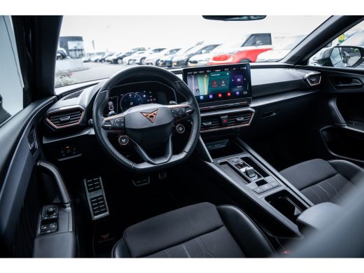 CUPRA Leon Sportstourer 1.4 e-Hybrid VZ Performance 245PK | Lichtmetalen velgen 19" | Trekhaak | ActivLease financial lease