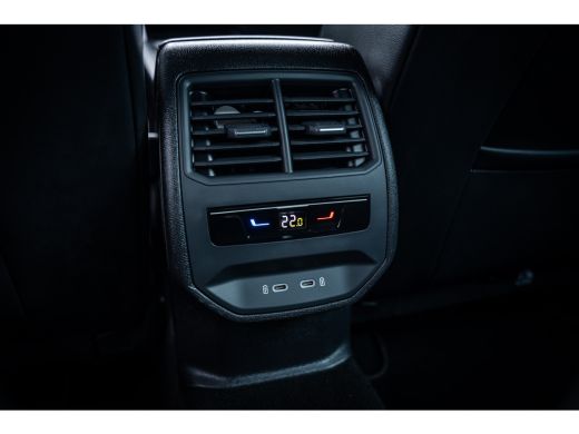 CUPRA Leon Sportstourer 1.4 e-Hybrid VZ Performance 245PK | Lichtmetalen velgen 19" | Trekhaak | ActivLease financial lease