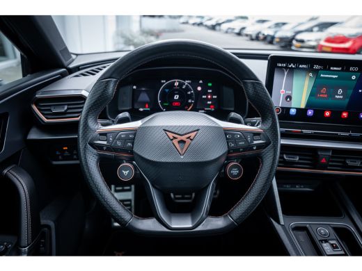 CUPRA Leon Sportstourer 1.4 e-Hybrid VZ Performance 245PK | Lichtmetalen velgen 19" | Trekhaak | ActivLease financial lease