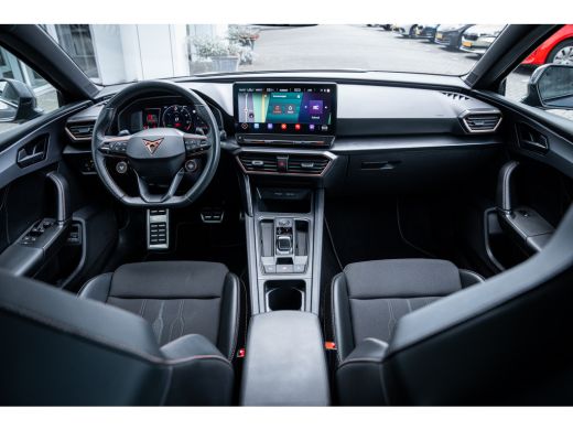 CUPRA Leon Sportstourer 1.4 e-Hybrid VZ Performance 245PK | Lichtmetalen velgen 19" | Trekhaak | ActivLease financial lease