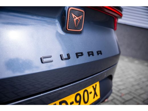 CUPRA Leon Sportstourer 1.4 e-Hybrid VZ Performance 245PK | Lichtmetalen velgen 19" | Trekhaak | ActivLease financial lease