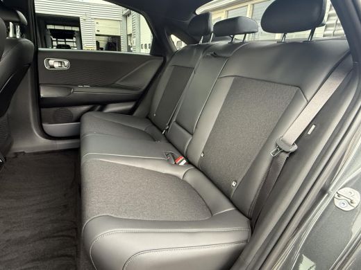 Hyundai IONIQ 6 Business 77.4 kWh Apple Carplay / Android Auto | Stoel & Stuur Verwarming | Camera | LED-Verlicht... ActivLease financial lease