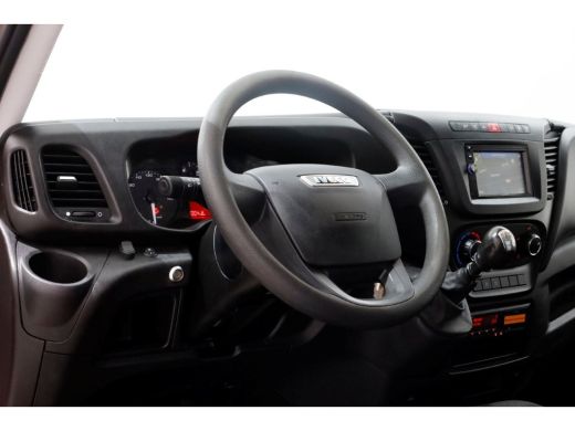 Iveco Daily 35C14 136pk Open Laadbak met laadklep en trekhaak 3500kg 02-2020 ActivLease financial lease