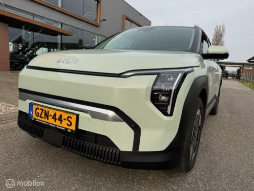 Kia EV3 Plus Nieuwprijs € 39.950,- nu € 3.000,- Demo korting ,€30.500 ex btw , Volledig electrisch rijden... ActivLease financial lease