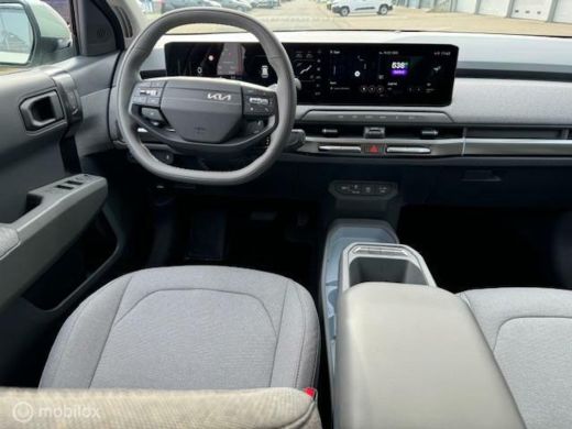Kia EV3 Plus Nieuwprijs € 39.950,- nu € 3.000,- Demo korting ,€30.500 ex btw , Volledig electrisch rijden... ActivLease financial lease
