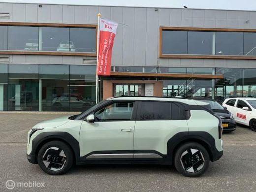 Kia EV3 Plus Nieuwprijs € 39.950,- nu € 3.000,- Demo korting ,€30.500 ex btw , Volledig electrisch rijden... ActivLease financial lease
