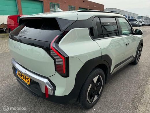 Kia EV3 Plus Nieuwprijs € 39.950,- nu € 3.000,- Demo korting ,€30.500 ex btw , Volledig electrisch rijden... ActivLease financial lease