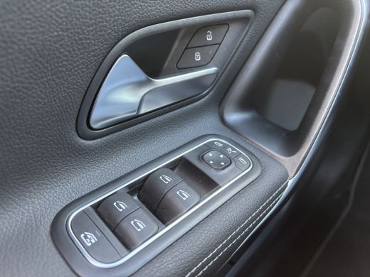 Mercedes-Benz A-Klasse 180 Business Line | Automaat | Pano | Parkeer Camera | Stoelverwarming ActivLease financial lease