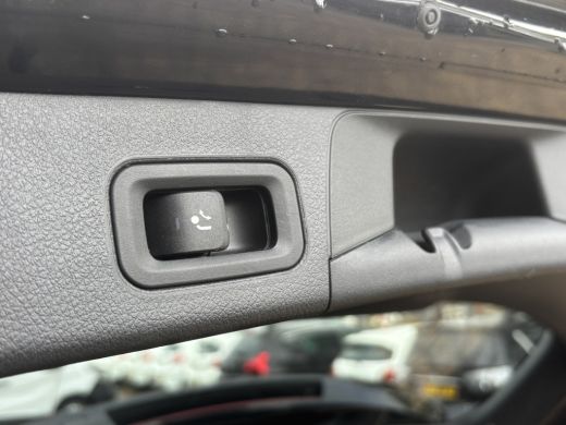 Mercedes-Benz B-Klasse 200 Business Solution AMG | Automaat | Pano | Sfeerverlichting | Elektrische Stoelen ActivLease financial lease