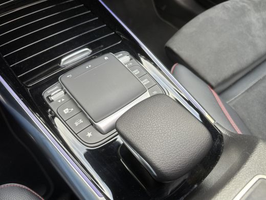 Mercedes-Benz B-Klasse 200 Business Solution AMG | Automaat | Pano | Sfeerverlichting | Elektrische Stoelen ActivLease financial lease