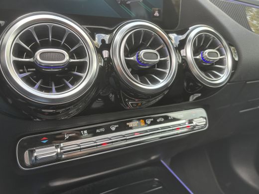 Mercedes-Benz B-Klasse 200 Business Solution AMG | Automaat | Pano | Sfeerverlichting | Elektrische Stoelen ActivLease financial lease