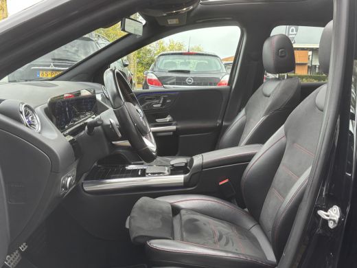 Mercedes-Benz B-Klasse 200 Business Solution AMG | Automaat | Pano | Sfeerverlichting | Elektrische Stoelen ActivLease financial lease