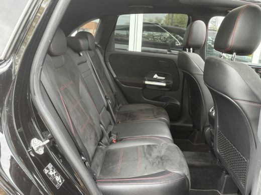 Mercedes-Benz B-Klasse 200 Business Solution AMG | Automaat | Pano | Sfeerverlichting | Elektrische Stoelen ActivLease financial lease