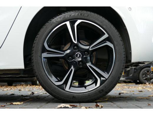 Opel Corsa 1.2 TURBO 100PK 5-DRS ELEGANCE GS / NAVI / CLIMA / PDC / 17"LMV / CAMERA / PANO.DAK / FULL-LED / ... ActivLease financial lease