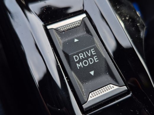 Peugeot 2008 1.2 Hybrid 145 Allure Adaptive CC | 360* camera | LED | Full map navigatie | ActivLease financial lease