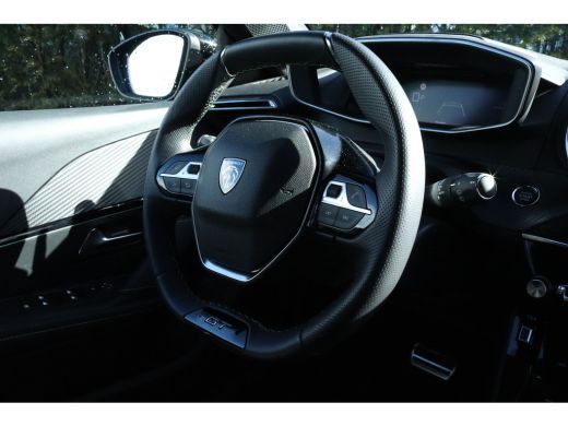 Peugeot 208 Hybrid 110 e-DCS6 GT Cruise Control l Camera l Appel Carplay l Keyless l Sportstoelen ActivLease financial lease