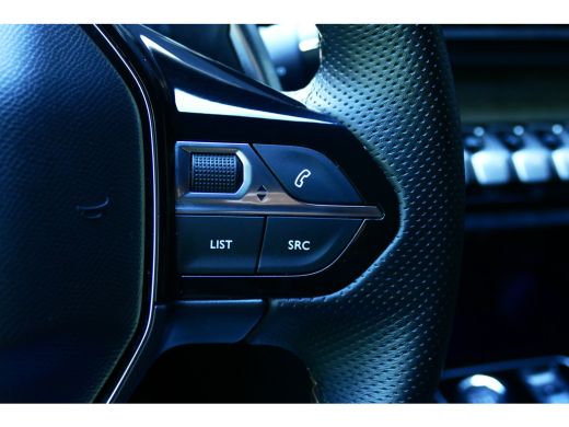 Peugeot 3008 1.2 PURETECH 130PK GT BLACK PACK AUTOMAAT / NAVI / CLIMA / PDC / 19"LMV / CAMERA / BLACK PACK / K... ActivLease financial lease