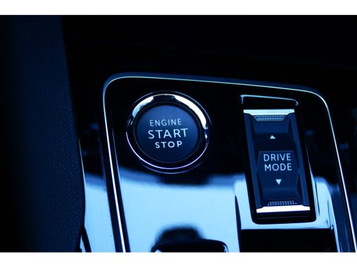 Peugeot 3008 1.2 PURETECH 130PK GT BLACK PACK AUTOMAAT / NAVI / CLIMA / PDC / 19"LMV / CAMERA / BLACK PACK / K... ActivLease financial lease