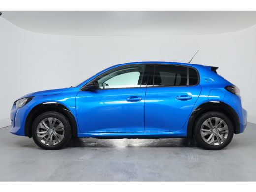 Peugeot e-208 EV Allure Pack 50 kWh | Stoelverwarming | Climate Control | Camera | Apple Carplay / Android Auto... ActivLease financial lease