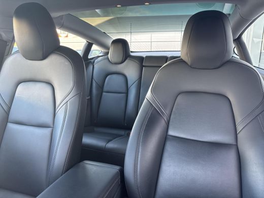 Tesla Model 3 Performance AWD 75 kWh 462 PK | 75 kWh batterij | Afneembare Trekhaak | Verwarmbare stoelen voor-... ActivLease financial lease