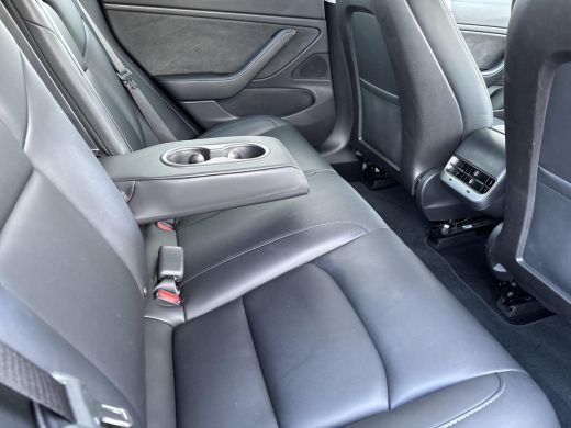 Tesla Model 3 Performance AWD 75 kWh 462 PK | 75 kWh batterij | Afneembare Trekhaak | Verwarmbare stoelen voor-... ActivLease financial lease