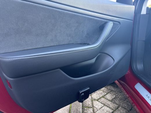 Tesla Model 3 Performance AWD 75 kWh 462 PK | 75 kWh batterij | Afneembare Trekhaak | Verwarmbare stoelen voor-... ActivLease financial lease