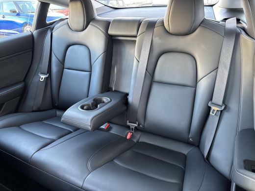 Tesla Model 3 Performance AWD 75 kWh 462 PK | 75 kWh batterij | Afneembare Trekhaak | Verwarmbare stoelen voor-... ActivLease financial lease