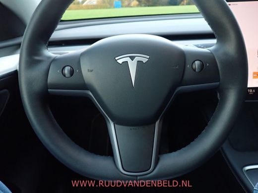 Tesla Model Y RWD 60kWh AMD-RYZEN 95%SOH! TREKHAAK + PREMIUM WHITE INTERIEUR ActivLease financial lease