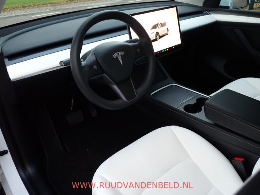 Tesla Model Y RWD 60kWh AMD-RYZEN 95%SOH! TREKHAAK + PREMIUM WHITE INTERIEUR ActivLease financial lease