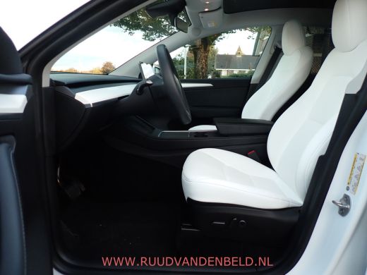 Tesla Model Y RWD 60kWh AMD-RYZEN 95%SOH! TREKHAAK + PREMIUM WHITE INTERIEUR ActivLease financial lease
