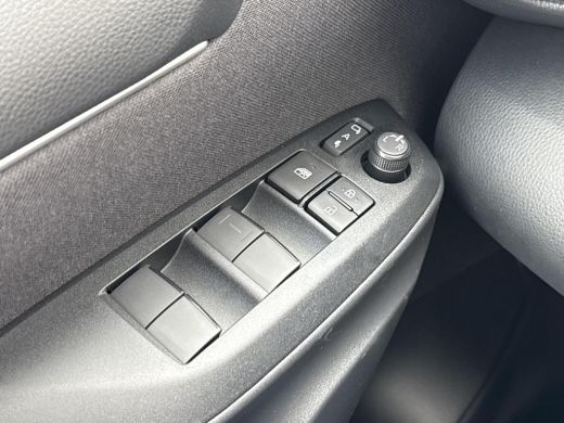 Toyota Yaris 1.5 Hybrid 115 Dynamic **COMFORT PACK/ NIEUWE AUTO/ DIRECT LEVERBAAR** ActivLease financial lease