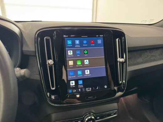 Volvo  C40 Single Motor Core 69 kWh | Achteruitrijcamera | Apple Carplay/Android Auto|telefoonintegratie pre... ActivLease financial lease