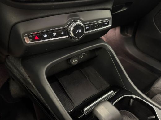 Volvo  C40 Single Motor Core 69 kWh | Achteruitrijcamera | Apple Carplay/Android Auto|telefoonintegratie pre... ActivLease financial lease