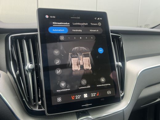 Volvo  XC60 T6 Plug-in hybrid AWD Plus Black Edition | Panoramadak | Harman/Kardon | Head-Up | 360 Camera | E... ActivLease financial lease