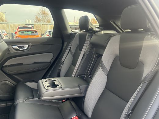 Volvo  XC60 T6 Plug-in hybrid AWD Plus Black Edition | Panoramadak | Harman/Kardon | Head-Up | 360 Camera | E... ActivLease financial lease