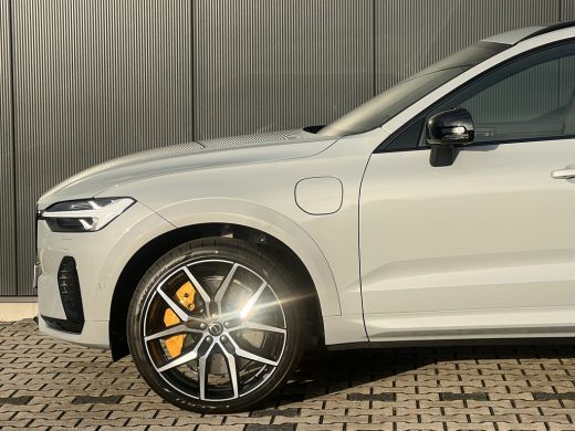 Volvo  XC60 T8 Plug-in-hybrid AWD Polestar Engineered | 22 Inch | Gelamineerd Glas | Trekhaak | Bowers&Wilkin... ActivLease financial lease