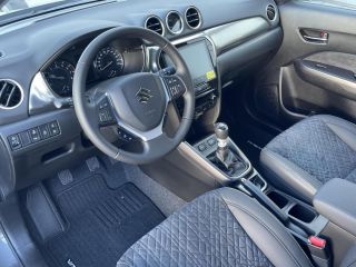 Suzuki Vitara 1.4 Boosterjet Style Smart Hybrid Navigatiesysteem | Climate Control | Stoelverwarming | Adaptive...