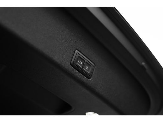 Audi Q3 S edition | Adaptive cruise control | Audi sound system | Cruise control ActivLease financial lease