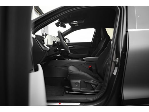 Audi Q3 S edition | Adaptive cruise control | Audi sound system | Cruise control ActivLease financial lease