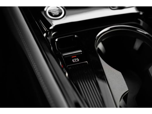 Audi Q3 S edition | Adaptive cruise control | Audi sound system | Cruise control ActivLease financial lease