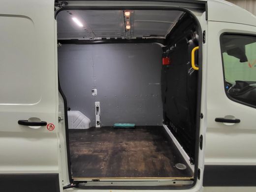 Ford Transit 2.0TDCI 130pk L2/H2 Trekhaak Imperiaal Euro 6! ActivLease financial lease