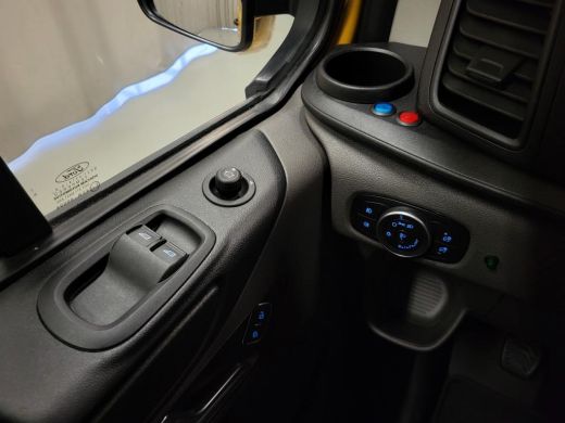 Ford Transit Custom 2.0TDCI 130pk L2/H1 Trekhaak Euro 6! ActivLease financial lease