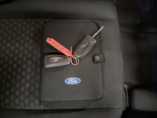 Ford Transit Custom 2.0TDCI Dubbele Cabine Trekhaak Euro 6! ActivLease financial lease