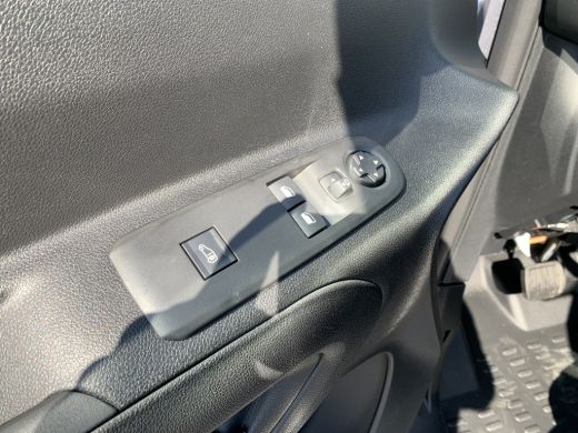 Opel Combo 1.5 BlueHDi 130 S&S L1 | 2 zitplaatsen rechtsvoor | Achteruitrijcamera | Airco ActivLease financial lease